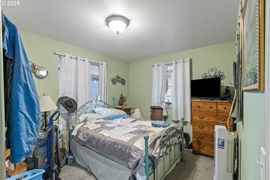 Charming 3-bedroom, 2-bath home on 1.66 acres in Sutherlin - photo 21