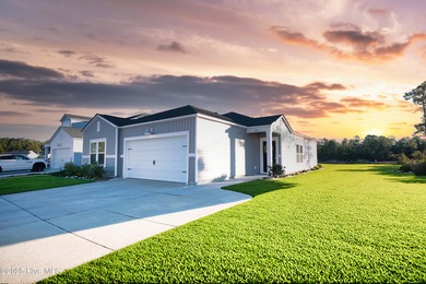 (private lake, pond, coastal) Home For Sale in Ocean Isle Beach North Carolina