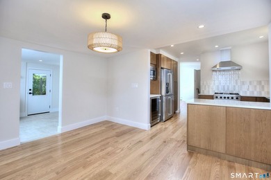 This is a truly must-see home! A modernized Mid-Century - photo 23