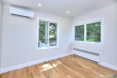 This is a truly must-see home! A modernized Mid-Century - photo 24