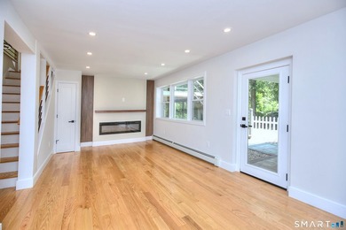 This is a truly must-see home! A modernized Mid-Century - photo 27