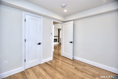 This is a truly must-see home! A modernized Mid-Century - photo 30
