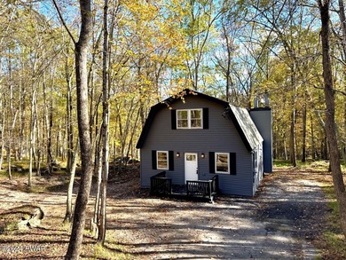 Westcolong Lake Home For Sale in Lackawaxen Pennsylvania