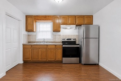 Detached Bronx multifamily with oversized lot, parking, income - photo 13