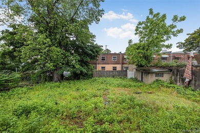 Detached Bronx multifamily with oversized lot, parking, income - photo 25