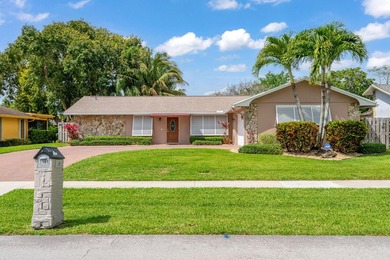 Lake Wellington Home For Sale in Wellington Florida