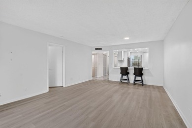Beautifully renovated ground-floor condo in Palm Springs 2, a - photo 5