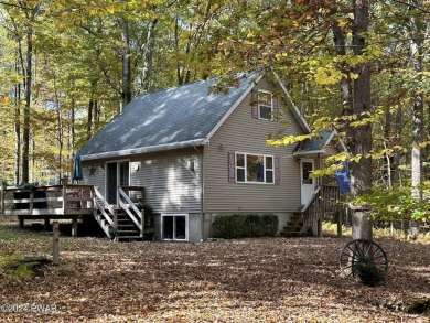 Lake Wallenpaupack Home For Sale in Tafton Pennsylvania