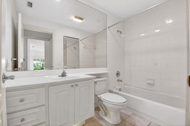 ***NEW ROOF***Welcome to this move-in ready, lake view, 2 BR, 2 - photo 12