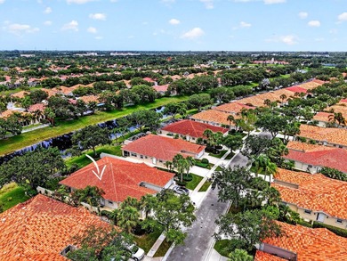***NEW ROOF***Welcome to this move-in ready, lake view, 2 BR, 2 - photo 17