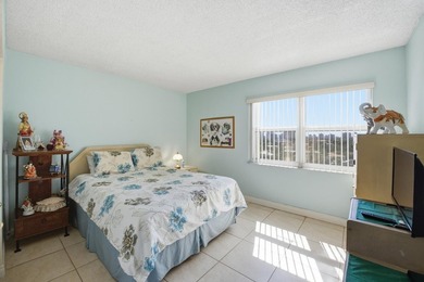 Spacious 2-bedroom, 2-bath condo with tranquil water views - photo 18