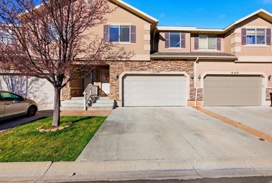 Lake Townhome/Townhouse For Sale in Riverton, Utah