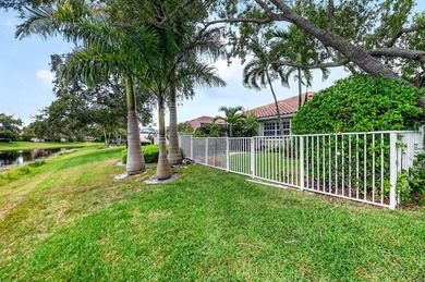 ***NEW ROOF***Welcome to this move-in ready, lake view, 2 BR, 2 - photo 45