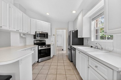 ***NEW ROOF***Welcome to this move-in ready, lake view, 2 BR, 2 - photo 48