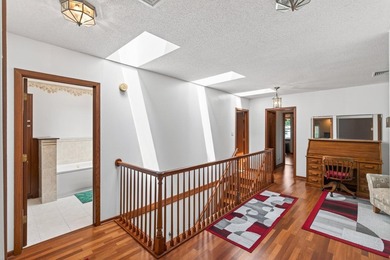 Spacious and beautifully updated 4-bedroom, 3-bath two-story - photo 21