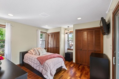 Spacious and beautifully updated 4-bedroom, 3-bath two-story - photo 23