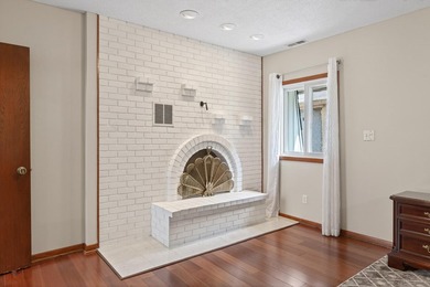 Spacious and beautifully updated 4-bedroom, 3-bath two-story - photo 33
