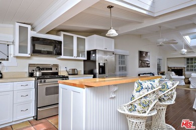 First time on the market! Unwind on the lovely canal-front Deck - photo 7