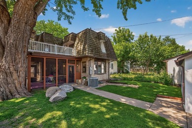 Spacious and beautifully updated 4-bedroom, 3-bath two-story - photo 39