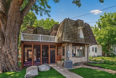 Spacious and beautifully updated 4-bedroom, 3-bath two-story - photo 40