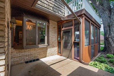 Spacious and beautifully updated 4-bedroom, 3-bath two-story - photo 44