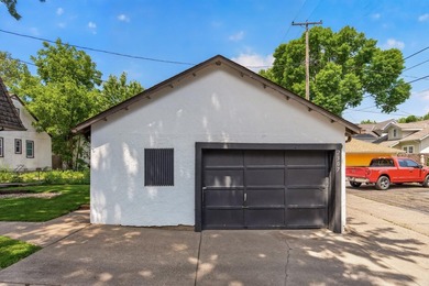 Spacious and beautifully updated 4-bedroom, 3-bath two-story - photo 46