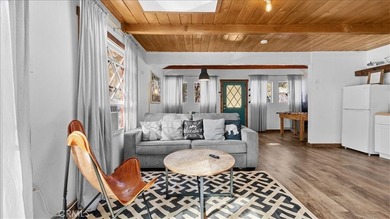 Whether you're looking for your own mountain getaway, a - photo 4