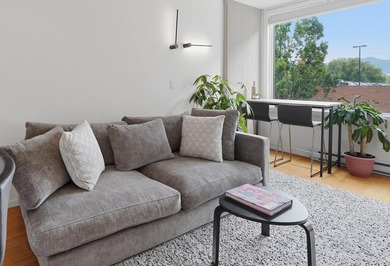 Welcome to the Yorkville, located in one of the most sought - photo 12