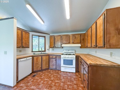 Private Acreage with Valley, Mountain, and Territorial ViewsThis - photo 23