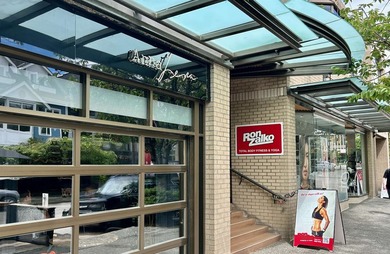 Welcome to the Yorkville, located in one of the most sought - photo 25