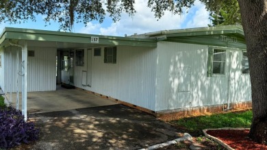 Lake Home For Sale in Leesburg, Florida