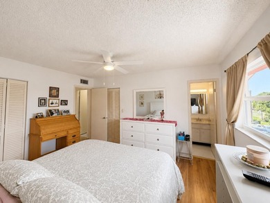 Welcome to this charming 1-bedroom, 1.5-bathroom corner - photo 10