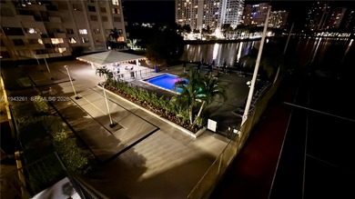 Little Maule Lake Condo For Sale in Aventura Florida