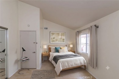Beautiful bright, well maintained 3 Bedroom + 2 Bath top level - photo 19