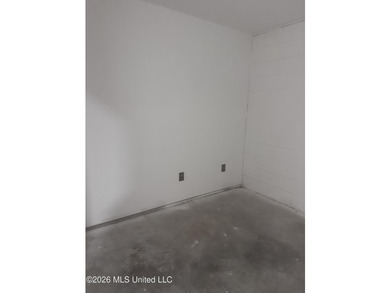 Endless possibilities await in this spacious two-story building - photo 9