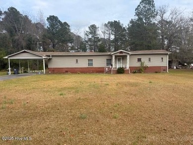 Lake Waccamaw Home For Sale in Hallsboro North Carolina