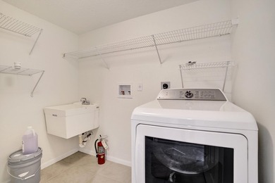 Move in ready to this elegant 3-bedroom, 2-bath residence - photo 21