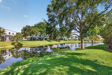 TASTEFULLY UPDATED END-UNIT VILLA WITH A BRAND NEW 2024 ROOF! - photo 24