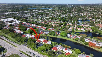 TASTEFULLY UPDATED END-UNIT VILLA WITH A BRAND NEW 2024 ROOF! - photo 26