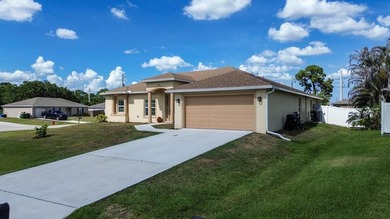 Welcome to this spacious single-story home in Port St. Lucie - photo 2