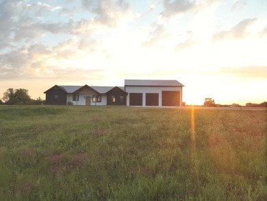 Lake Home Sale Pending in Excello, Missouri