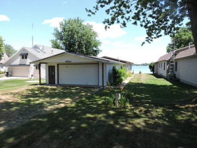 Oliver Lakefront Real Estate Auction - Lake Home For Sale in Wolcottville, Indiana