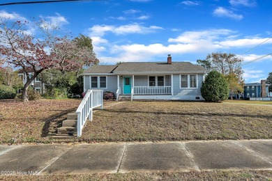 Nicely maintained Mansfield Park home on a corner lot close to - photo 2