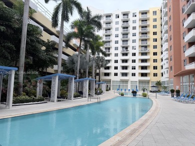 This 2 Bedroom, 2 bath condo in situaded in the heart of