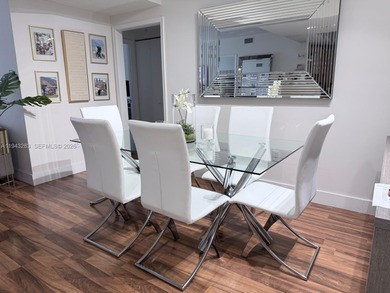 This 2 Bedroom, 2 bath condo in situaded in the heart of