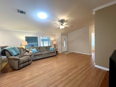 Enjoy easy Florida living in this beautifully maintained 3BR/2BA - photo 3
