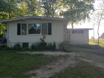 NEW WATERFRONT LISTING! Vacation..or Rental Income! SOLD - Lake Home SOLD! in Effingham, Illinois