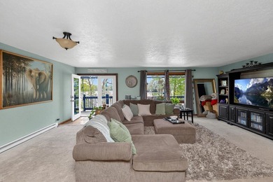 This four-bedroom, three-bath, 2,994-square-foot split level - photo 20