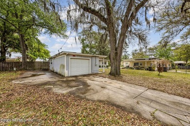 Charming pool home with attached garage the perfect location! - photo 3