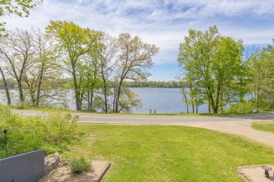 This four-bedroom, three-bath, 2,994-square-foot split level - photo 36